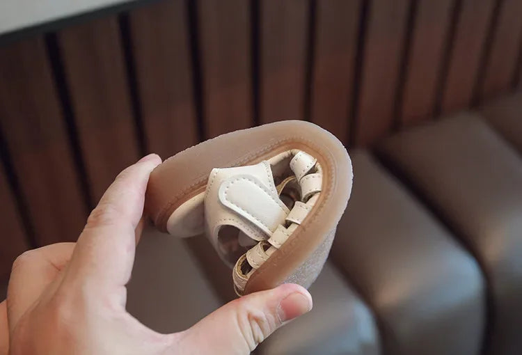 Girls Cut Out Closed-Toe Sandals